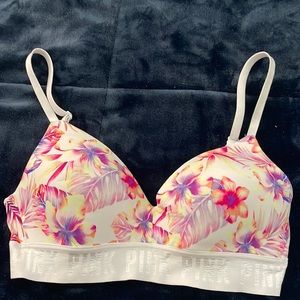 Vs Pink Wireless Push Up Bra